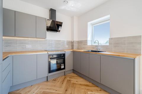 2 bedroom flat to rent, Lansdowne Hill, Norwood, London, SE27