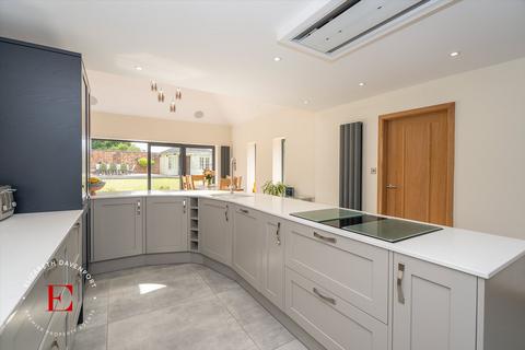 4 bedroom barn for sale, Warwick Road, Wootton Grange Warwick Road, CV8