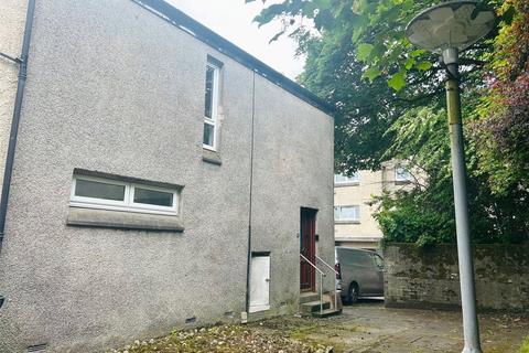 3 bedroom end of terrace house to rent, Smithyends, Glasgow G67
