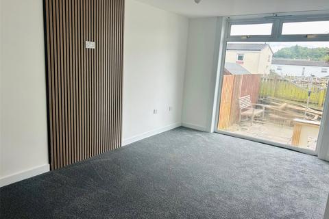 3 bedroom end of terrace house to rent, Smithyends, Glasgow G67
