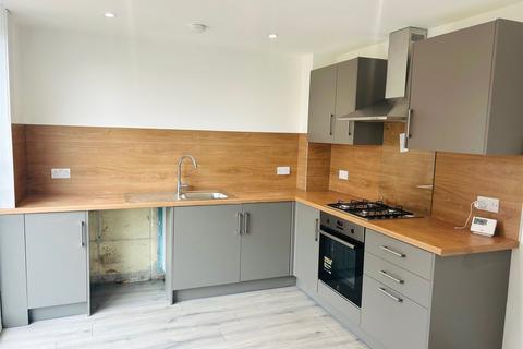 3 bedroom end of terrace house to rent, Smithyends, Glasgow G67