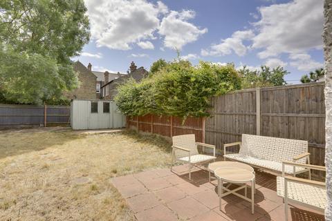 30a Bournville Road, London, SE6 4RN