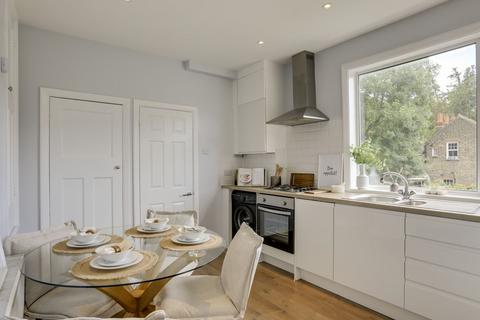 30a Bournville Road, London, SE6 4RN