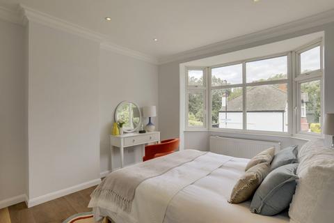 30a Bournville Road, London, SE6 4RN