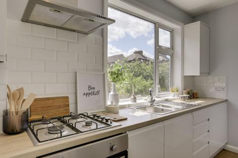 30a Bournville Road, London, SE6 4RN