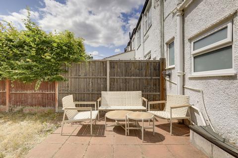 30a Bournville Road, London, SE6 4RN