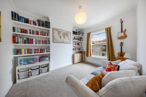12a Carmichael Road, London, SE25 5LT