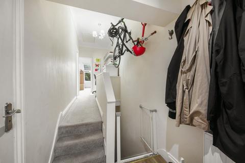12a Carmichael Road, London, SE25 5LT