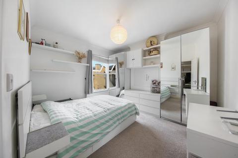 12a Carmichael Road, London, SE25 5LT