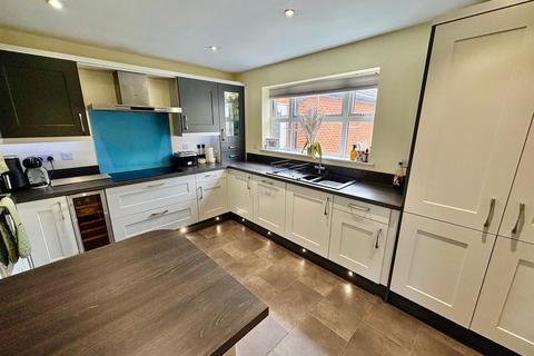 5 bedroom detached house for sale, Old Bailey Road, Hampton Vale, Peterborough