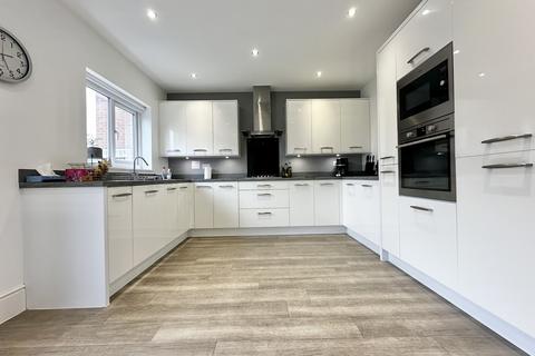 9 Admiral Close, Fleetwood, FY7 6HB