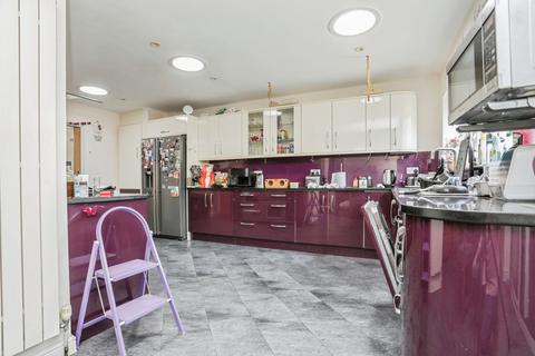 6 bedroom detached house for sale, High Road, Felixstowe IP11