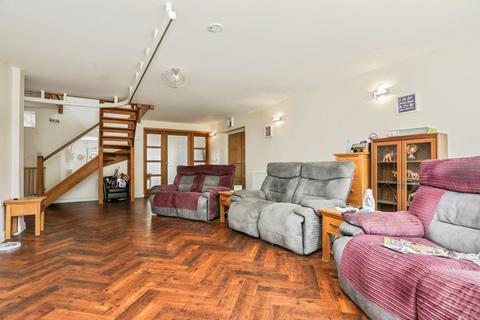 6 bedroom detached house for sale, High Road, Felixstowe IP11