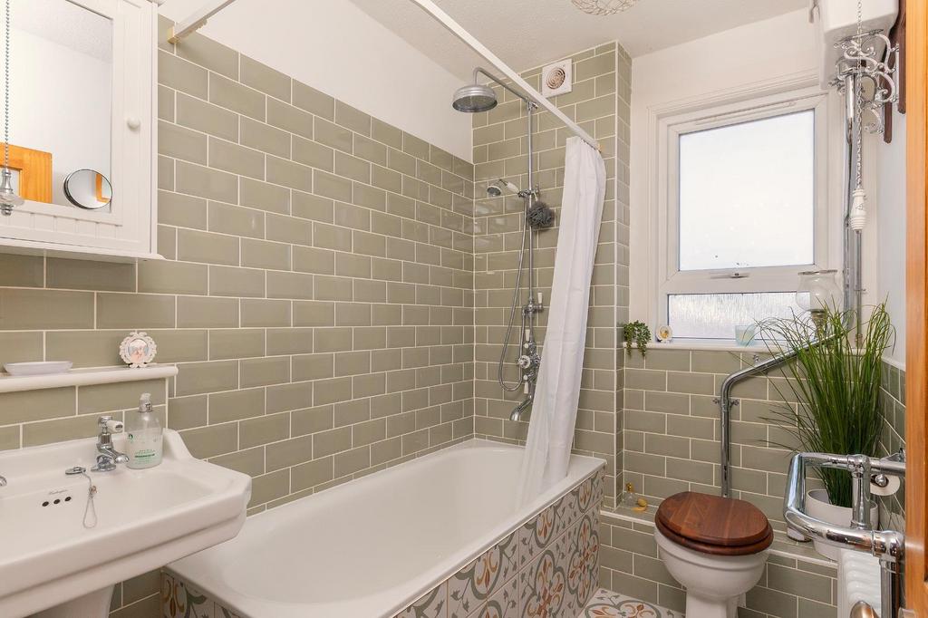 3 N0 REE - Bathroom A.jpg