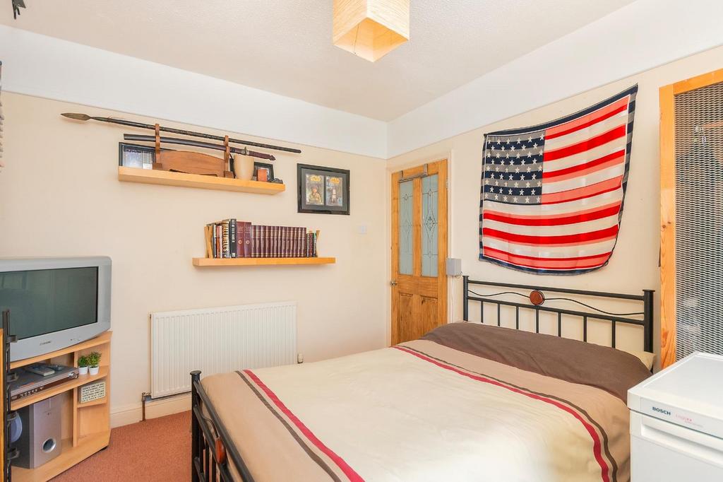 3 N0 REE - Bedroom E.jpg