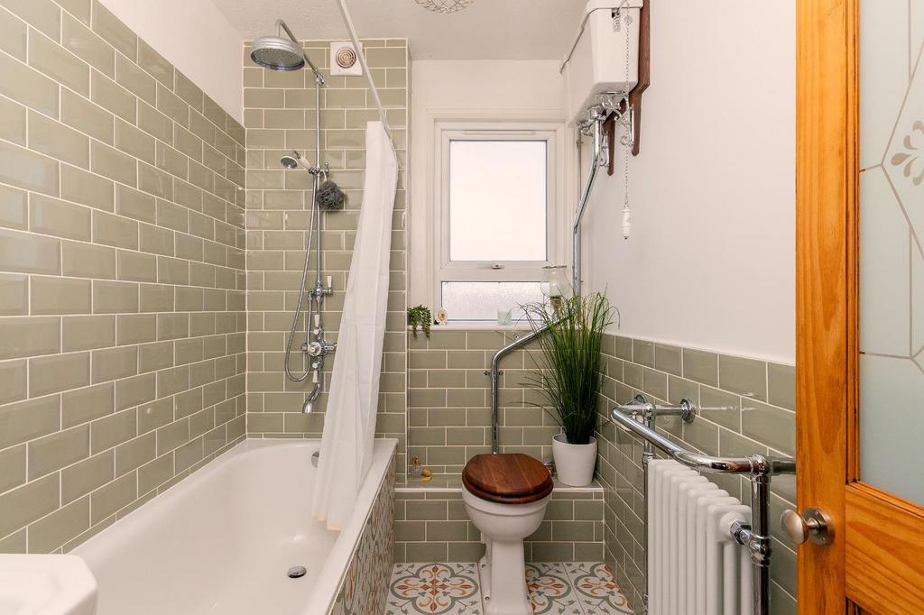 3 N0 REE - Bathroom B.jpg