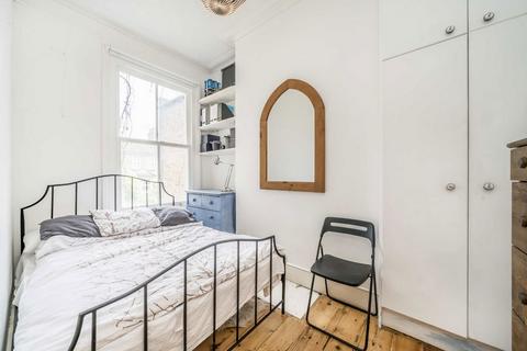 2 bedroom flat for sale, St. Luke's Avenue, London SW4