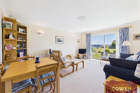 2 bedroom detached bungalow for sale, Knipe Point Drive, Scarborough YO11