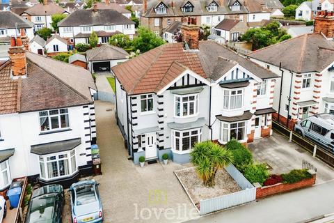 3 bedroom semi-detached house for sale, Queens Parade, Cleethorpes DN35