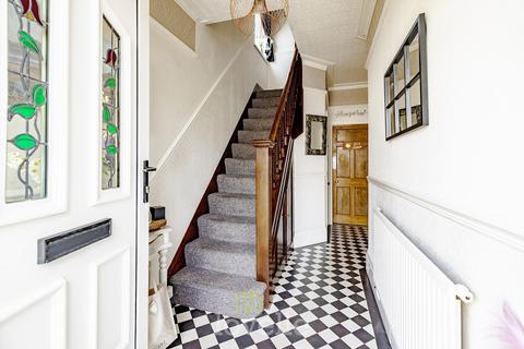 3 bedroom semi-detached house for sale, Queens Parade, Cleethorpes DN35