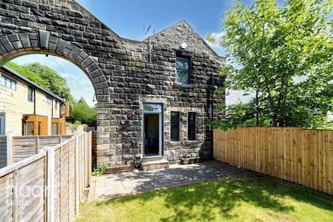 3 bedroom townhouse for sale, Cliff Oaks, Leeds