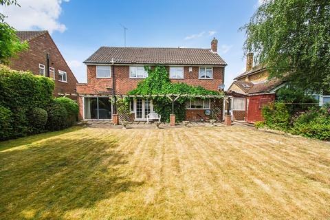 4 bedroom detached house for sale, Holly Close, Farnham Common, Buckinghamshire, SL2