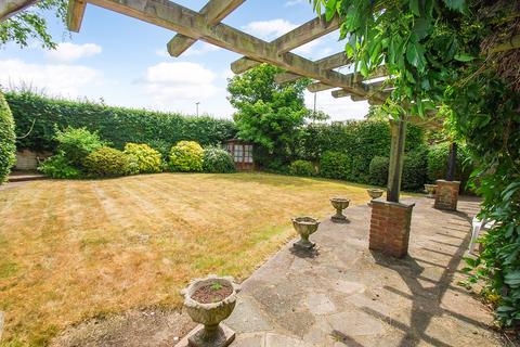 4 bedroom detached house for sale, Holly Close, Farnham Common, Buckinghamshire, SL2