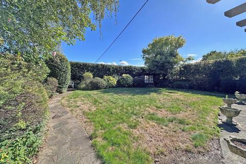 4 bedroom detached house for sale, Holly Close, Farnham Common, Buckinghamshire, SL2