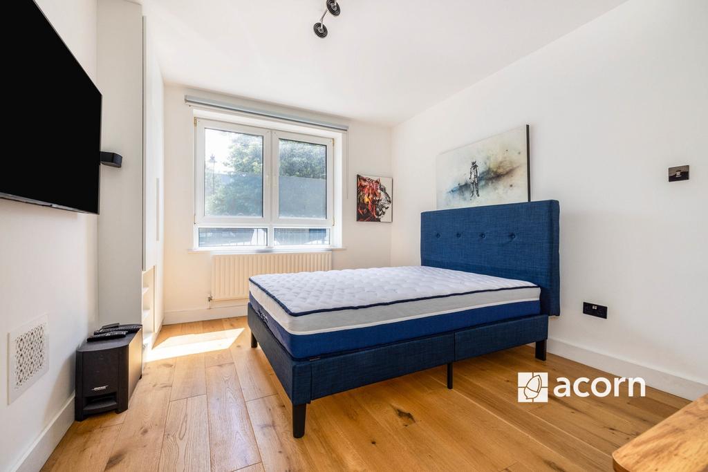 Bedroom 1 (2)