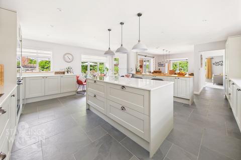 4 bedroom detached bungalow for sale, Redenhall, Harleston