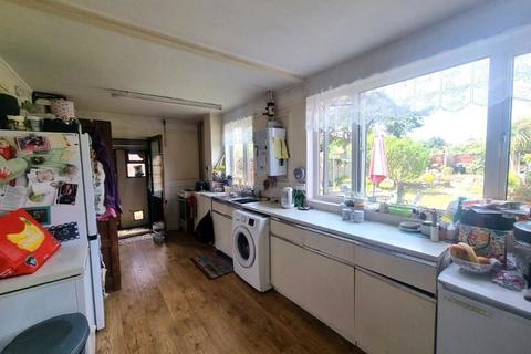 3 bedroom semi-detached house for sale, Bramford Lane, Ipswich, Suffolk, IP1 5JY