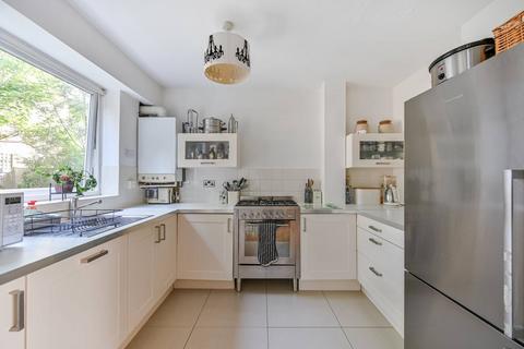 12 Willow Bank, Richmond, TW10 7QX