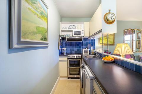 1 bedroom flat to rent, Campden Hill Gardens, London, W8