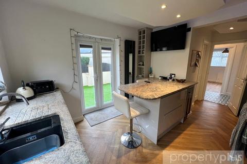 undefined, Magnolia Close, Porth, Rhondda Cynon Taff, CF39