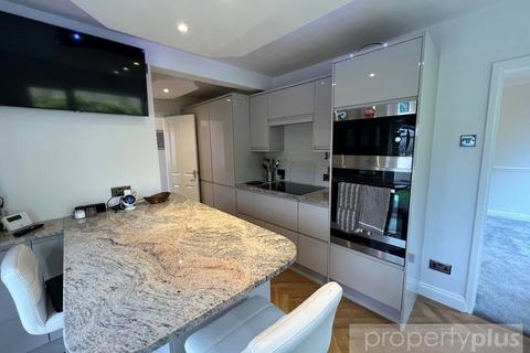 undefined, Magnolia Close, Porth, Rhondda Cynon Taff, CF39