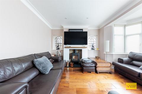 4 bedroom semi-detached house for sale, The Birches, London