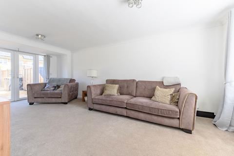 12 Beevors Garden, Ditchingham, Bungay, NR35 2QX