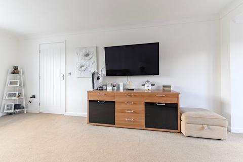 12 Beevors Garden, Ditchingham, Bungay, NR35 2QX