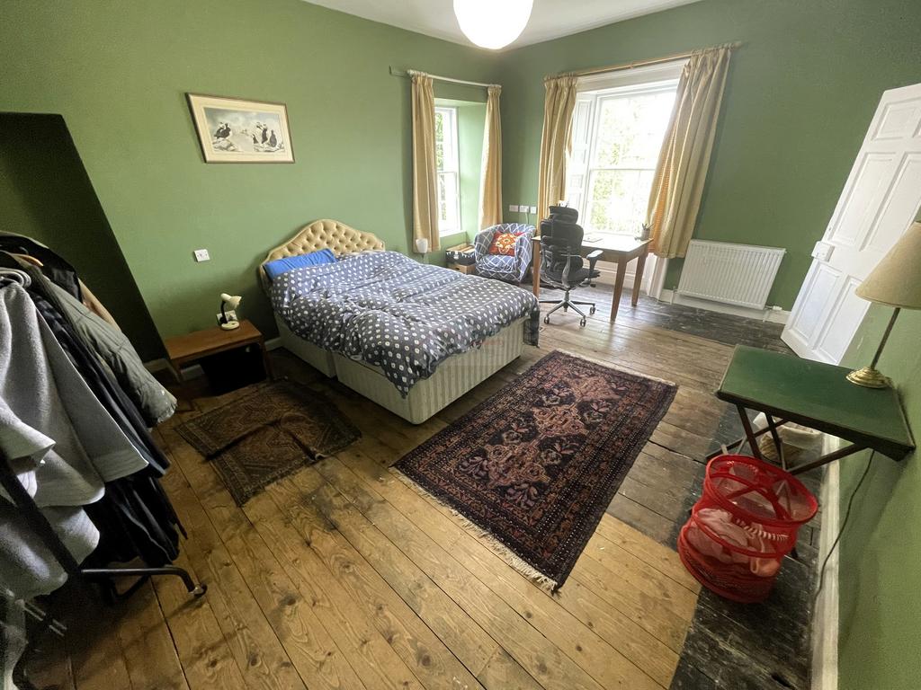 Bedroom 2b.JPG