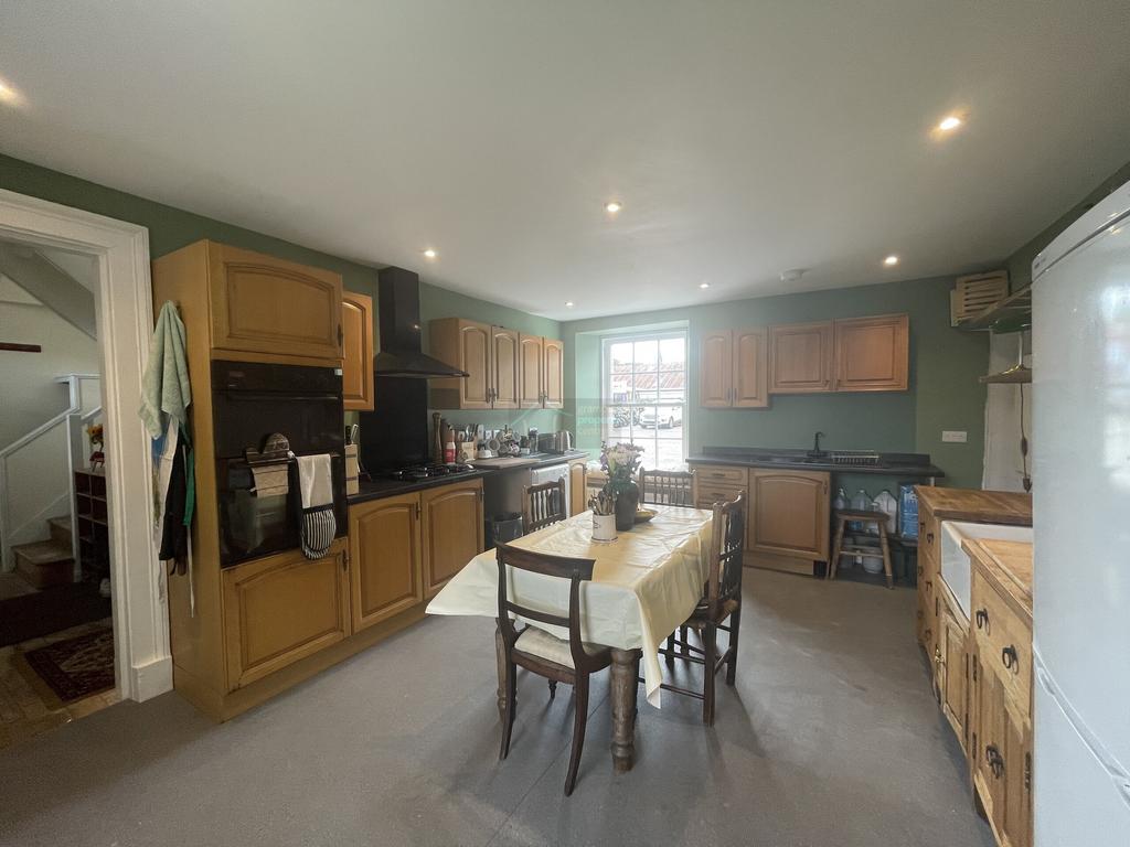 Kitchen a.JPG