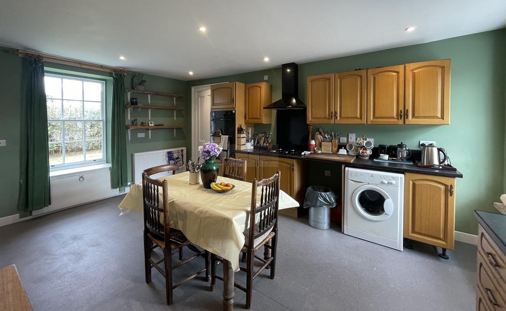 Kitchen b.JPG