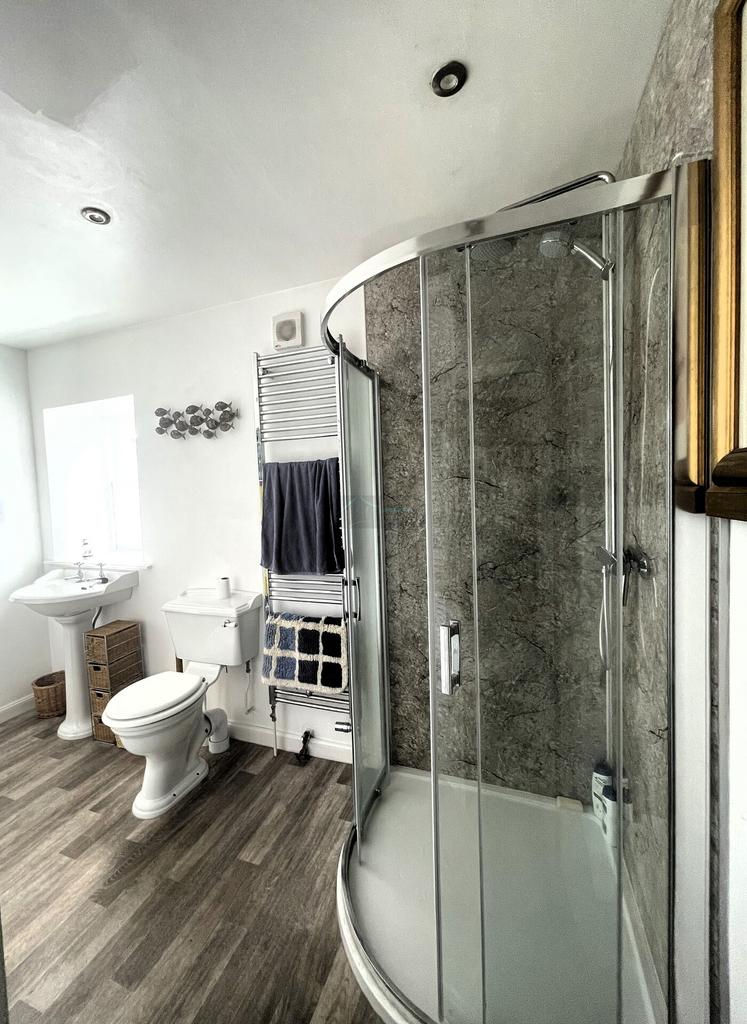 Shower Room.JPG