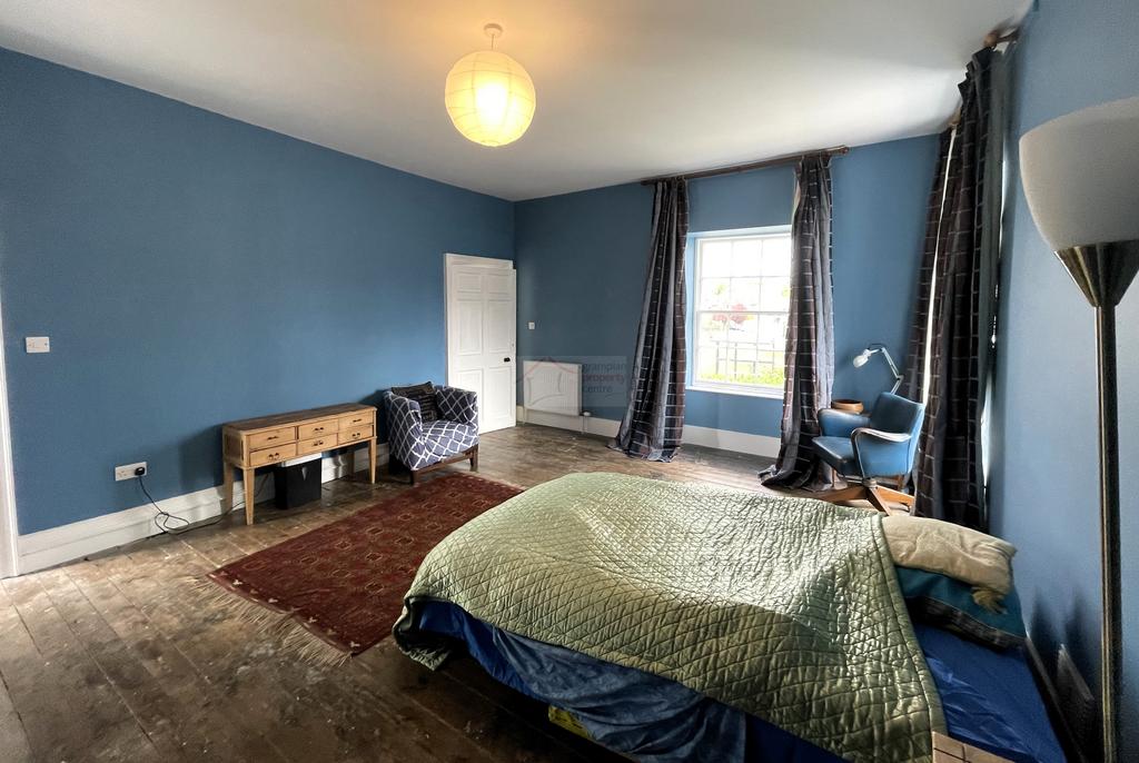 Bedroom 1b.JPG
