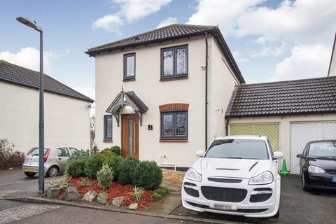 3 bedroom link detached house for sale