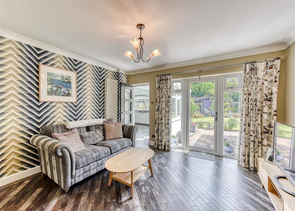 40 Cranmere Avenue-sitting room.jpg