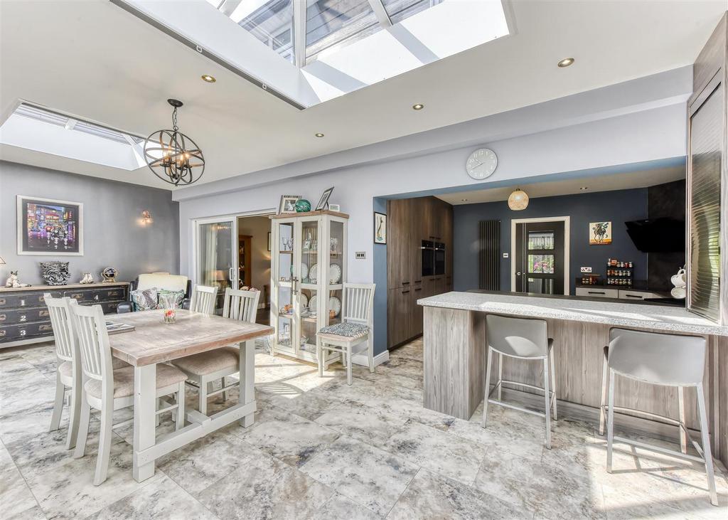 40 Cranmere Avenue-dining2.jpg