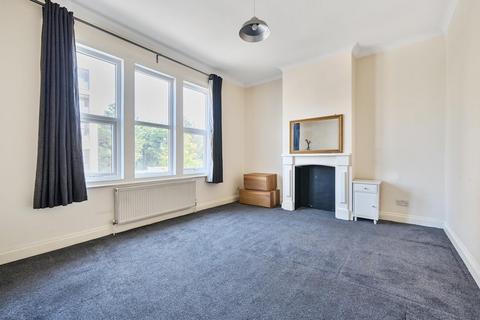 2 bedroom flat for sale, Coombe Road, Kingston Upon Thames KT2