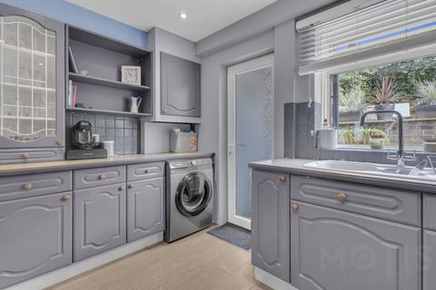 25 Fleming Way, Folkestone, CT19 6LR