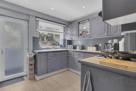 25 Fleming Way, Folkestone, CT19 6LR