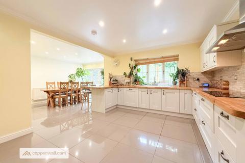 5 bedroom detached house for sale, Lynns Court, Weir, Rossendale